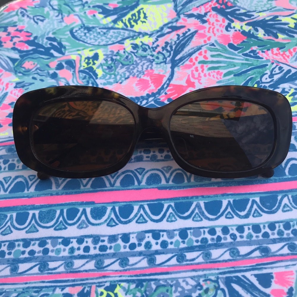 FENDI SUNGLASSES NEVER USED